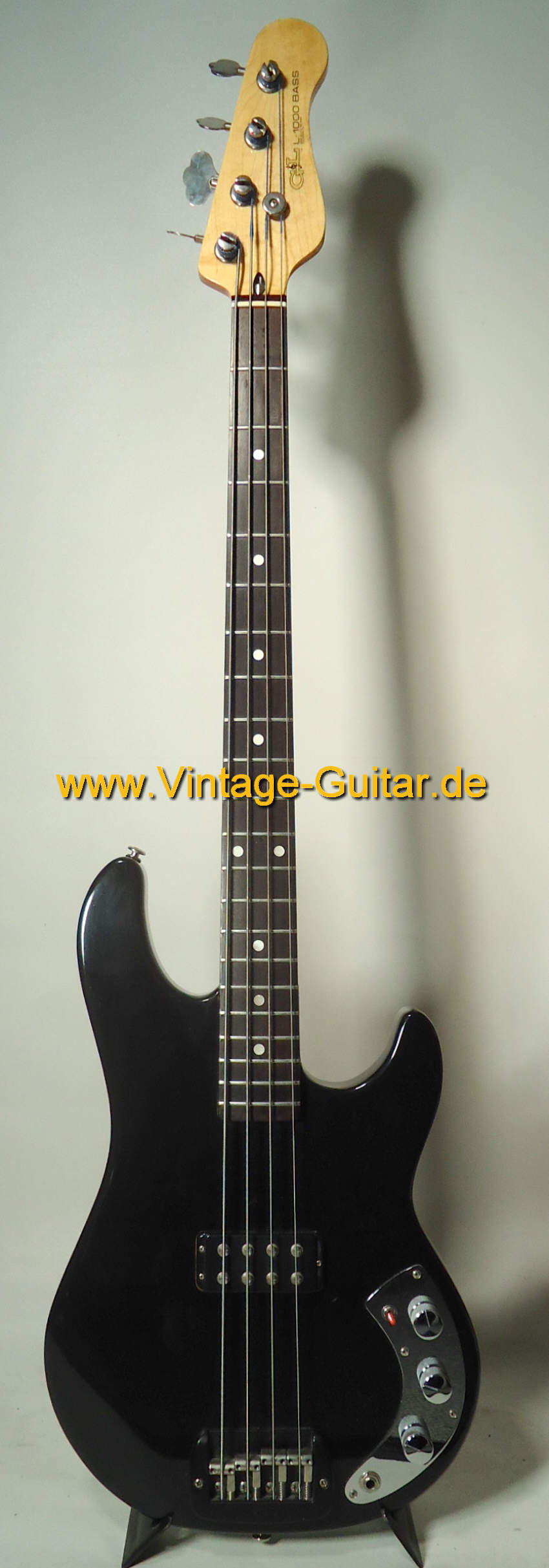 G&L L-1000 Bass a.jpg